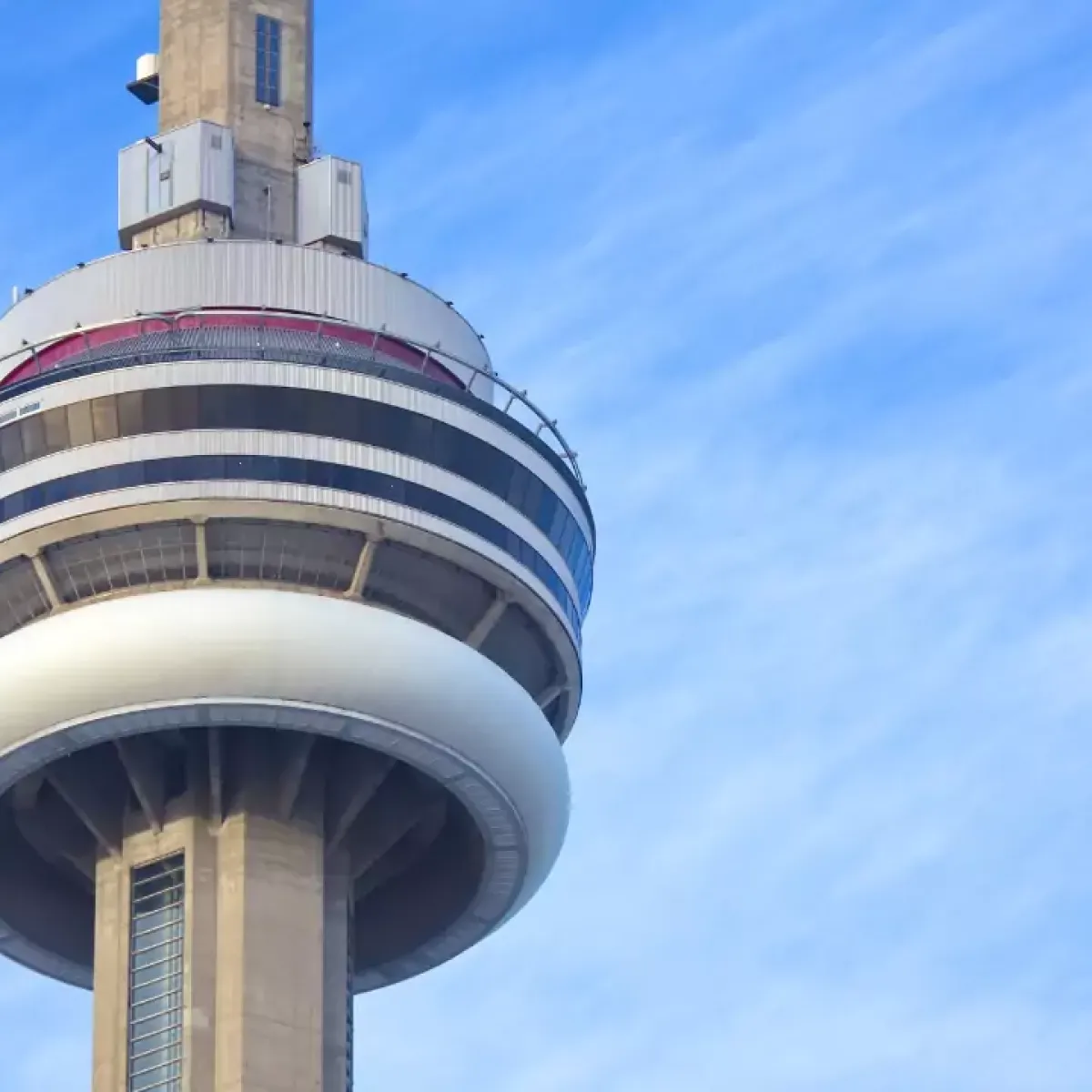 2-Day Tour: Thousand Islands + Niagara Falls + Toronto | From Montreal