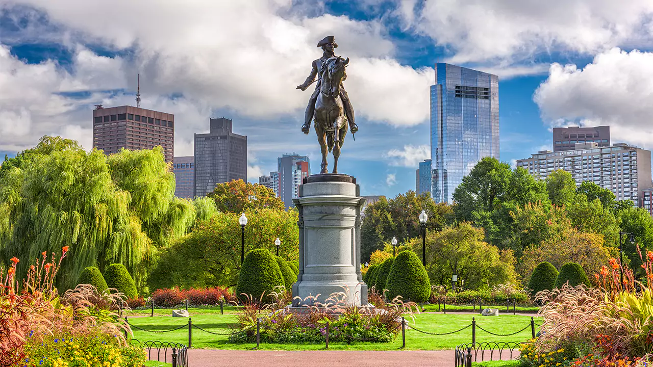 Boston, Newport & Harvard 3-Day Tour from Montreal